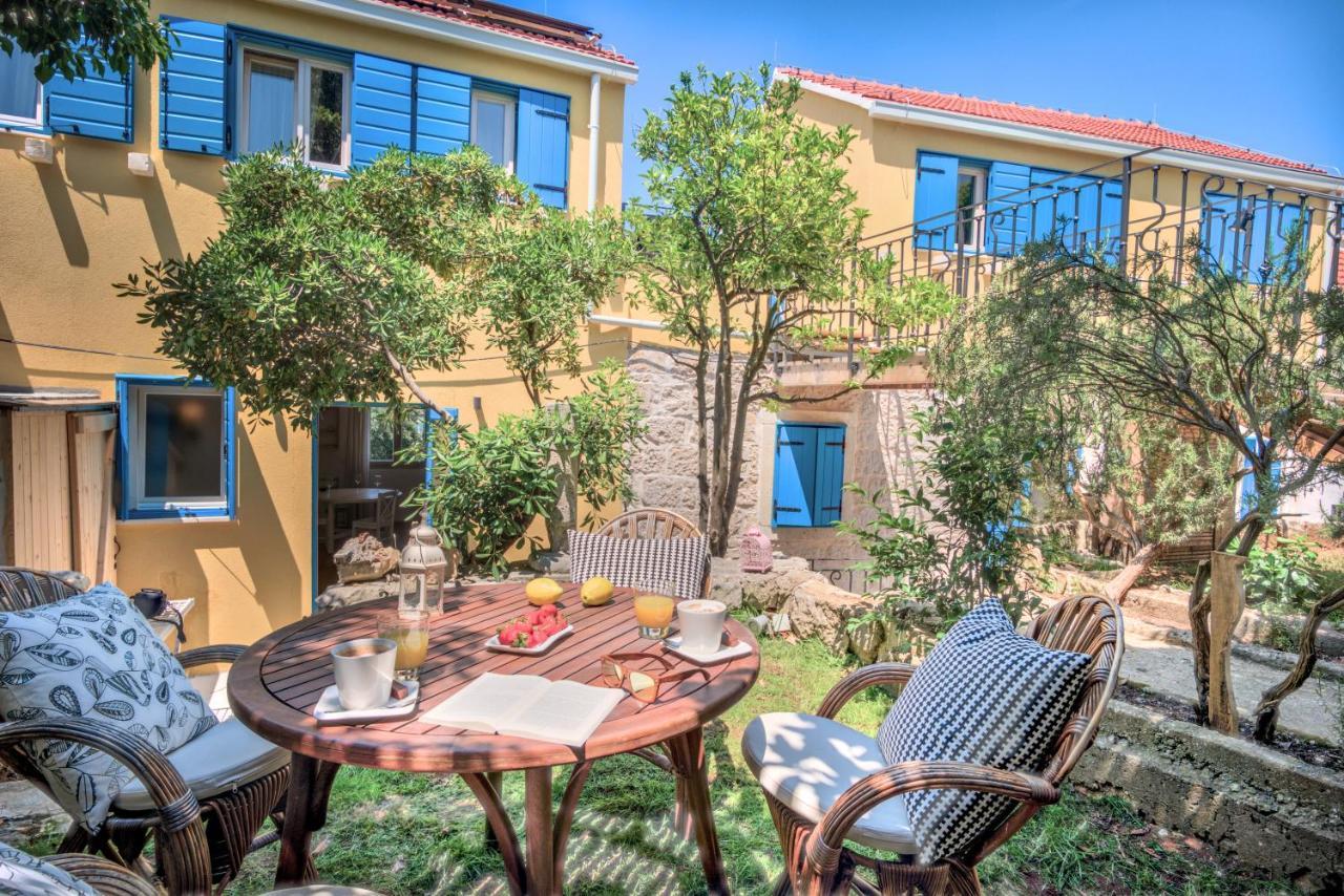 Eco Aparthotel The Dreamers'S Club Lumbarda Exterior foto